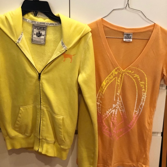 *bundled* VS Pink hoodie and coordinating T-shirt - Picture 2 of 3